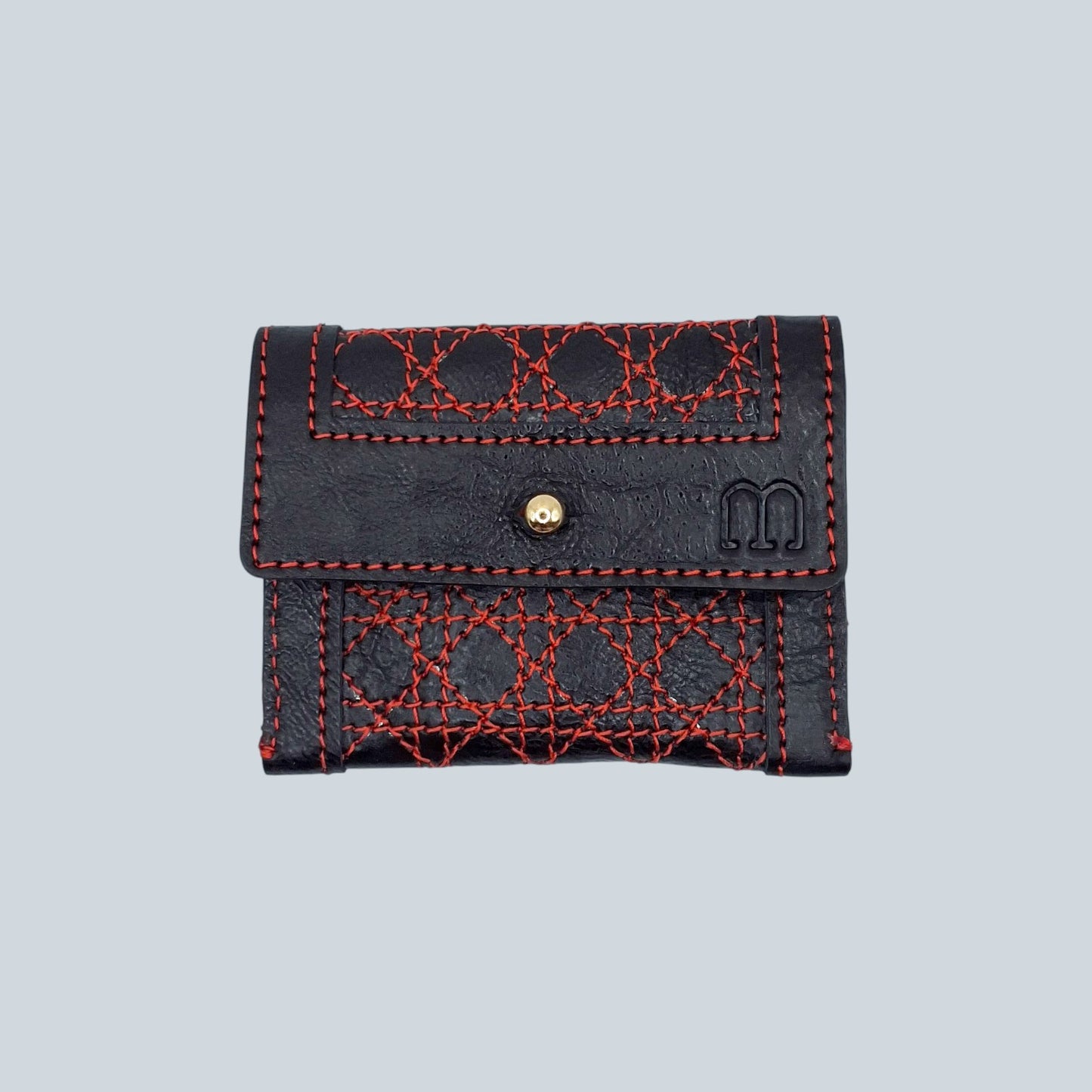 Porte carte de la collection cannage en cuir noir et surpiqures rouge vif