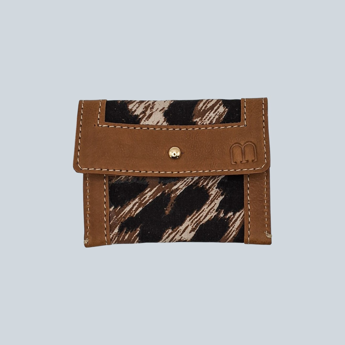 Porte cartes camel et motif léopard noir à l'avant