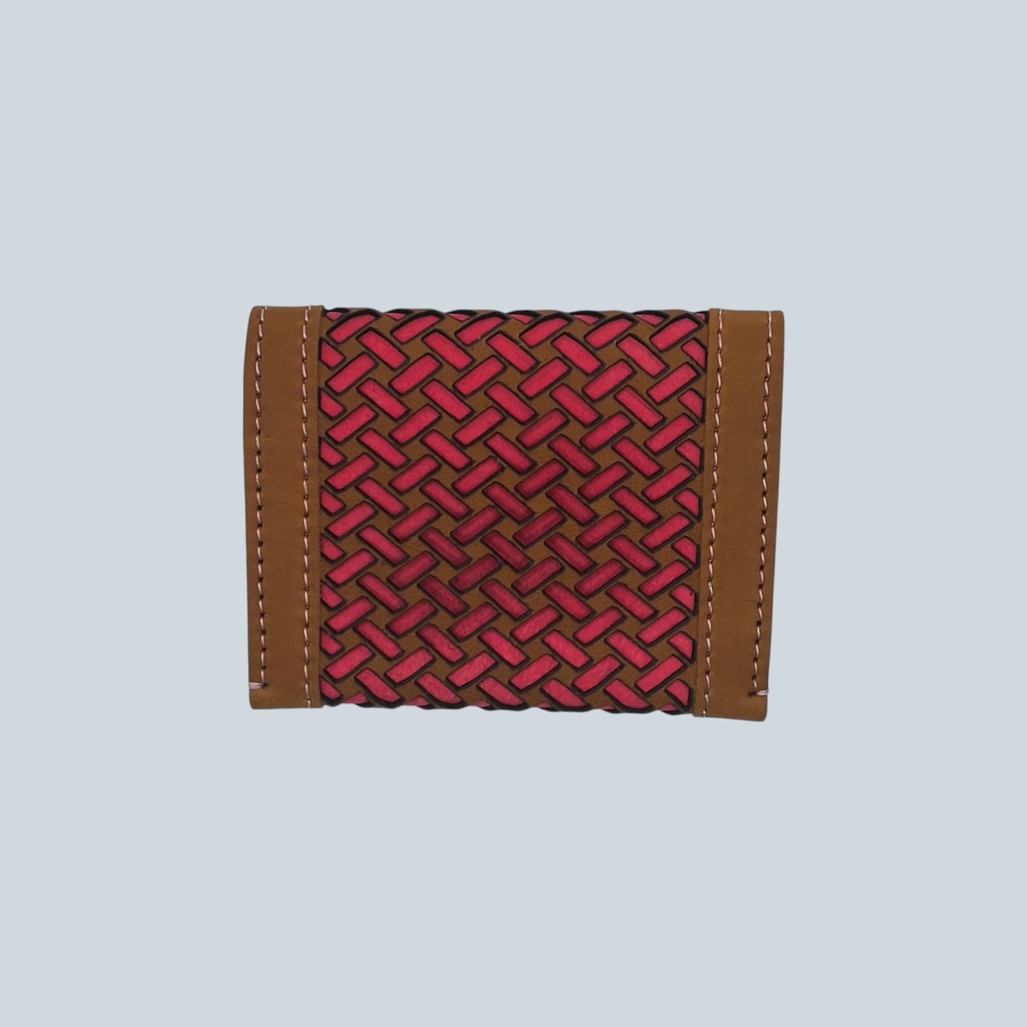 Portes cartes motif tressage marron et rose plié vue de l'arrière.