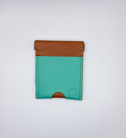Porte monnaie clic-clac en cuir camel et bleu vert