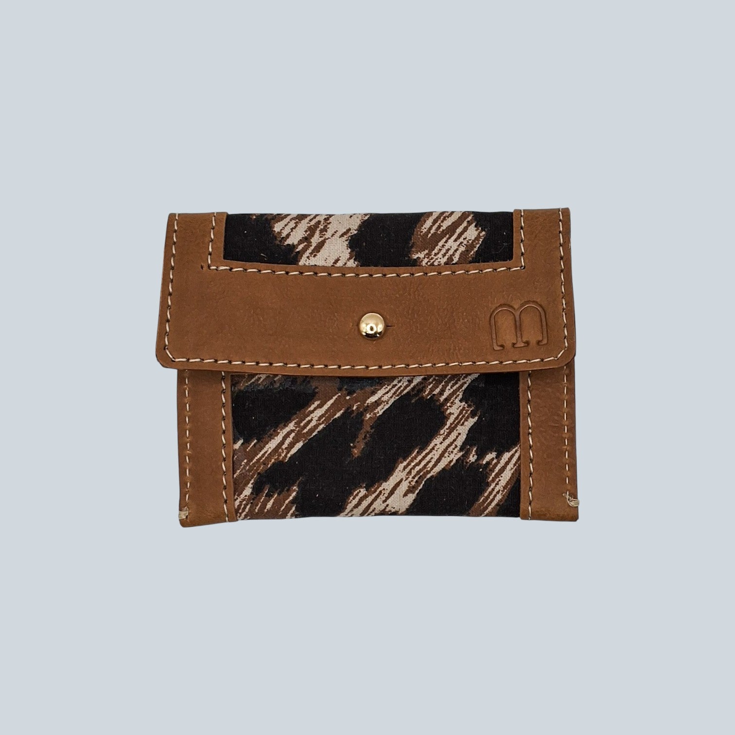 Porte cartes camel et motif léopard noir à l'avant