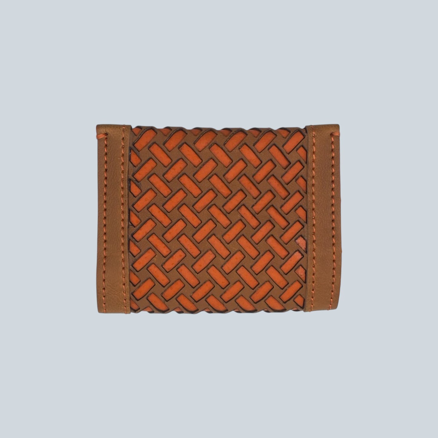 Portes cartes motif tressage marron et orange plié vue de l'arrière.